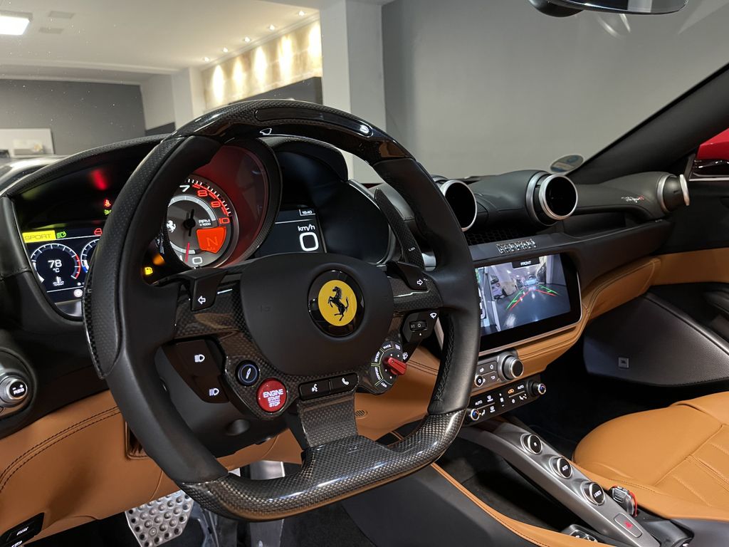 Ferrari Portofino | předváděcí auto | skladem | od autorizovaného prodejce | super cena | top stav | max výbava | online nákup | online prodej | autoibuy.com